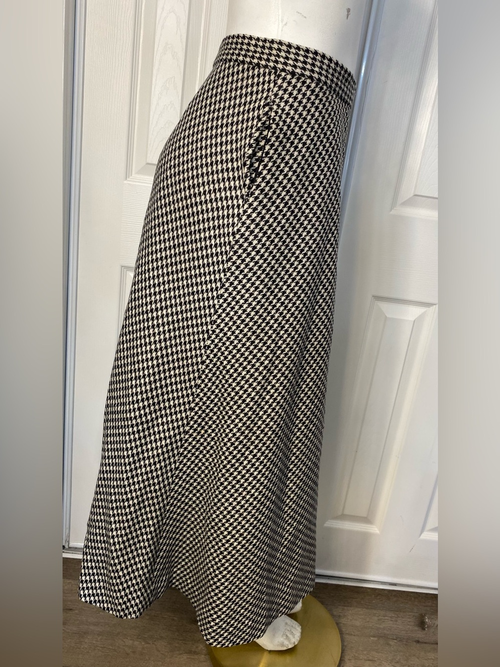 Black and White Houndstooth Maxi Skirt - Picture 3 of 8